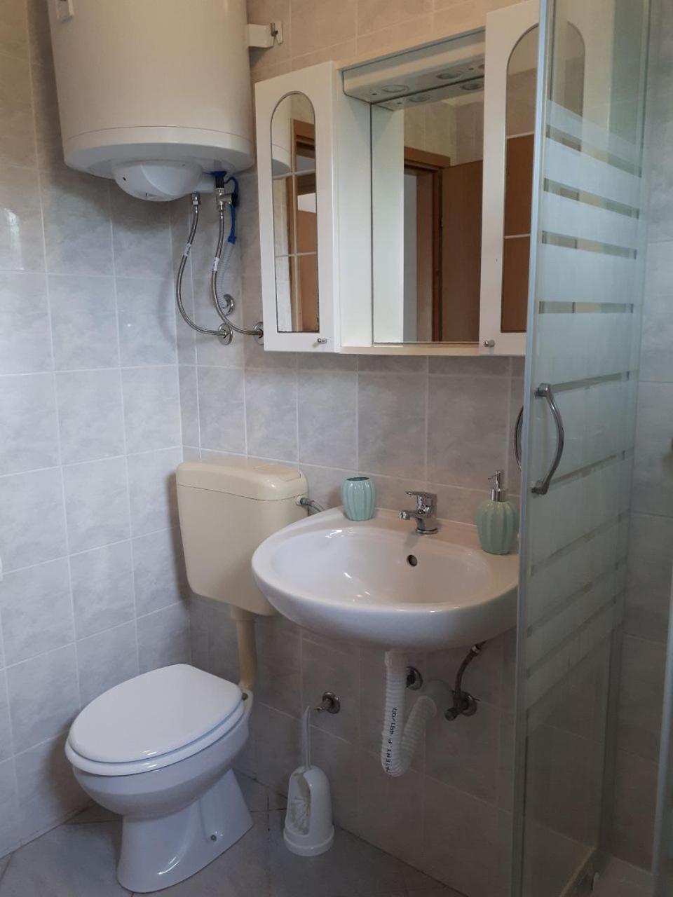 Apartments Branko Povljana Luaran gambar